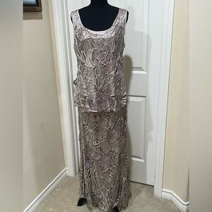 SOULMATES SKIRT SET, WOMENS SILK BLEND TAUPE EMBROIDERED,CUT OUT SIZE XL.